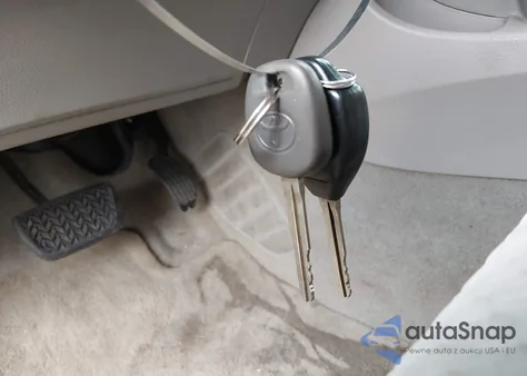 2009 Toyota Camry Le z USA, uszkodzony, nr VIN 4T1BE46K49U890773